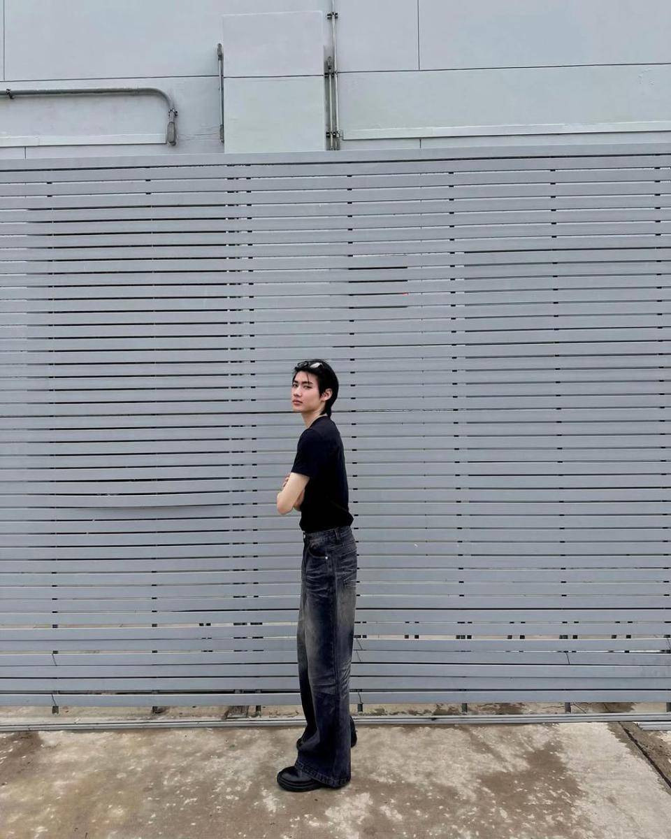 outfit hangout ala Topten Supakorn (instagram.com/topten.ss)