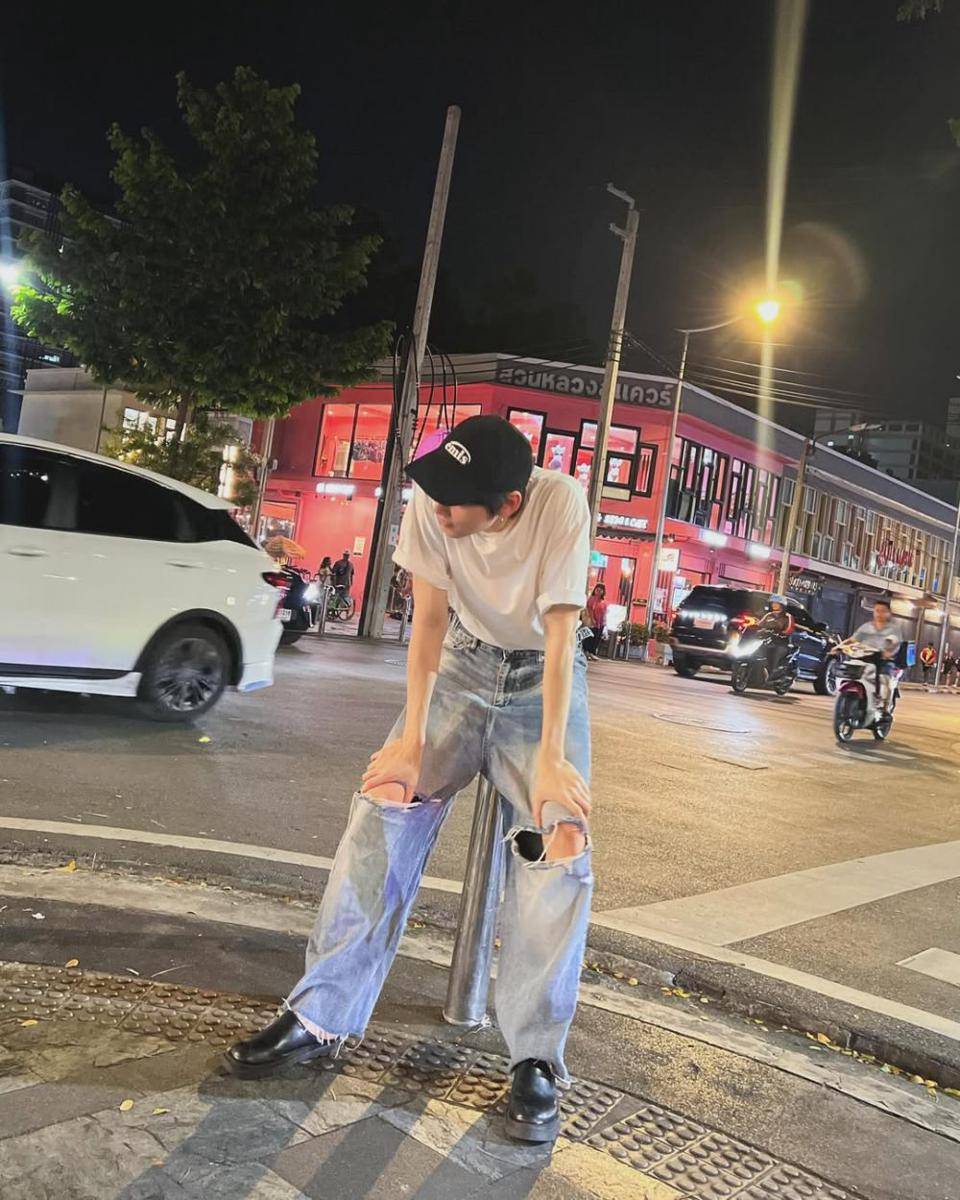 outfit hangout ala Topten Supakorn (instagram.com/topten.ss)