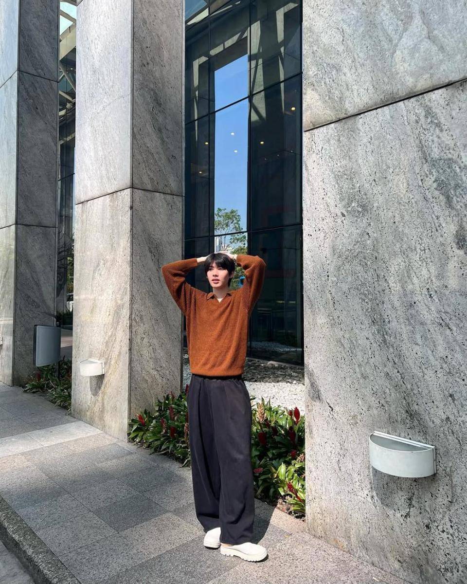 outfit hangout ala Topten Supakorn (instagram.com/topten.ss)