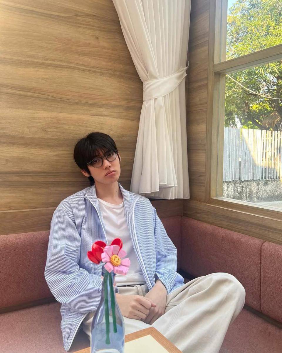 outfit hangout ala Topten Supakorn (instagram.com/topten.ss)