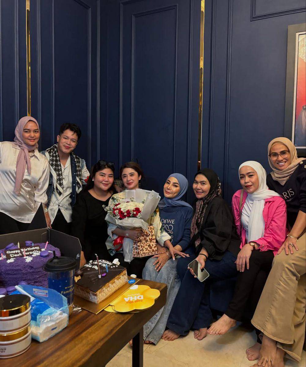 Kejutan ulang tahun Dewi Perssik (Instagram.com/rosameldianti29)
