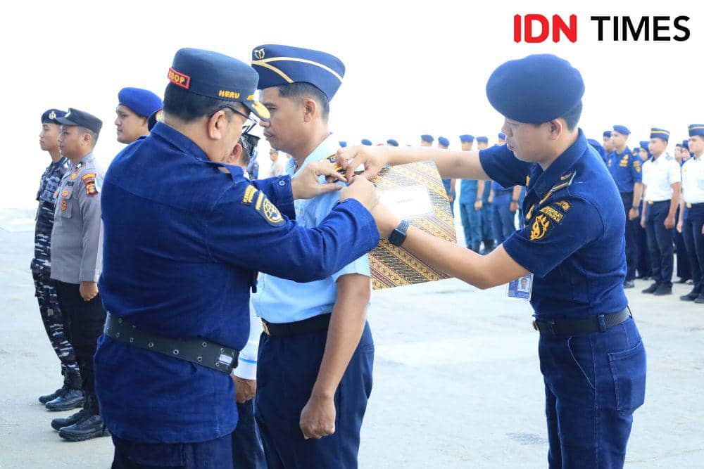 Apel Kesiagaan Pembukaan Posko Angkutan Nataru di Pelabuhan Semayang, Balikpapan, Rabu (18/12/2024). (Dok KSOP Kelas I Balikpapan)