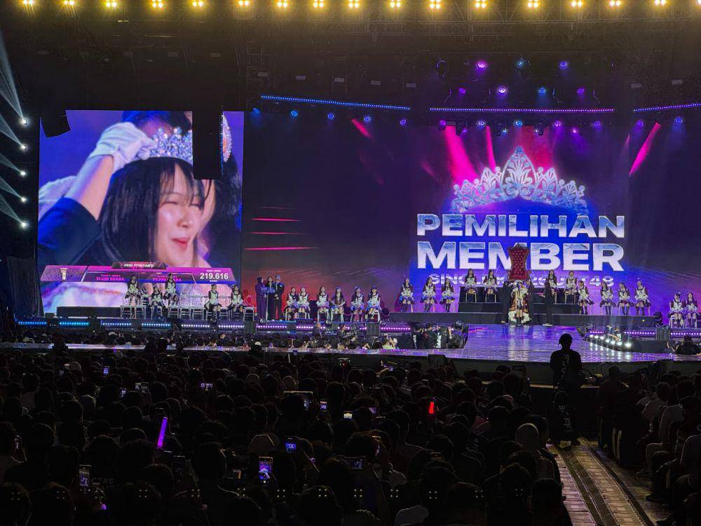 Feni JKT48 (x.com/officialJKT48)
