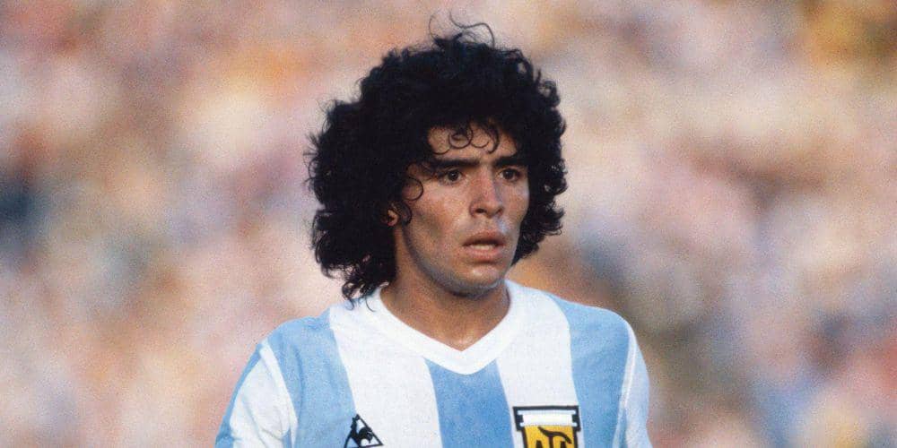 Maradona berambut afro (wallpapercave.com/afroman