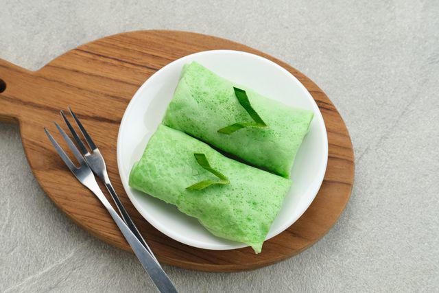 Resep Dadar Gulung Vla Keju, Lembut Manis di Mulut!