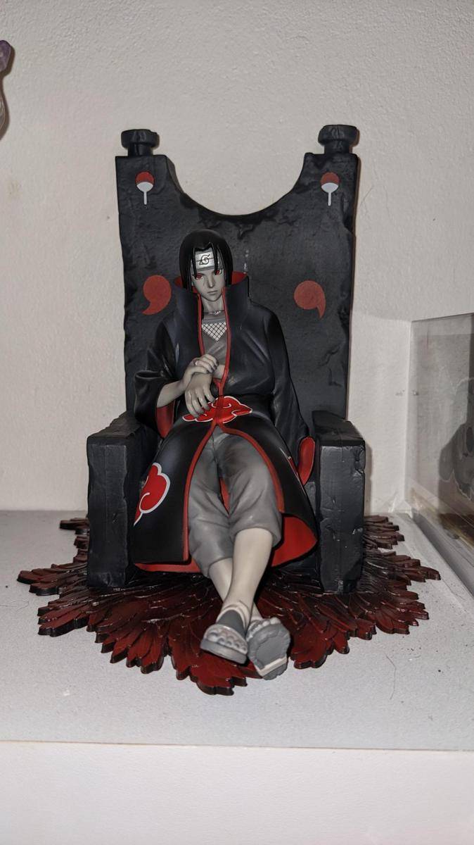 potret koleksi khusus klan Uchiha (reddit.com/user/D1nkyD4ve)