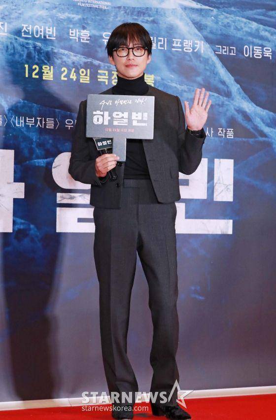 potret Nam Goong Min di acara VIP premier film Harbin (dok. Starnews Korea)