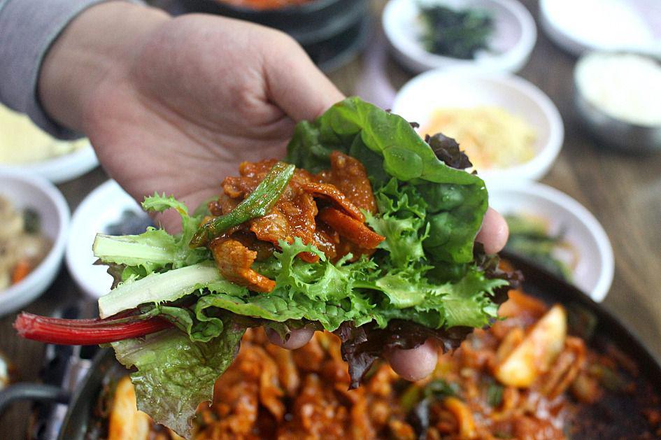 5 Fakta Ssam, Cara Makan BBQ ala Orang Korea yang Unik