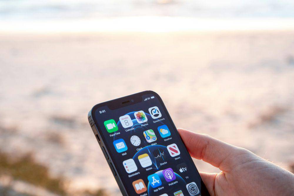 ilustrasi iPhone (unsplash.com/@frederikli)