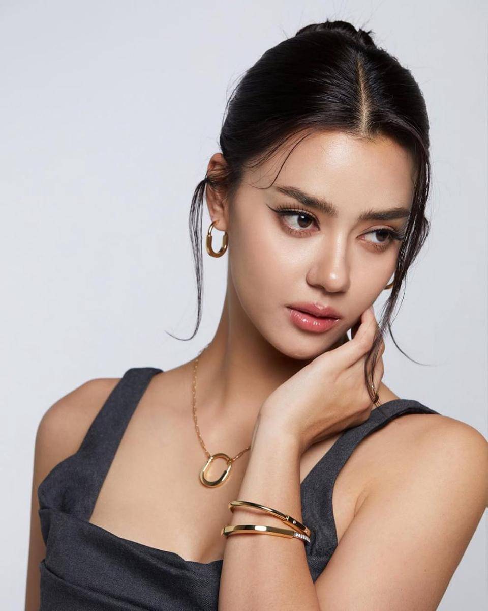 potret ide gaya rambut ala Amanda Obdam
