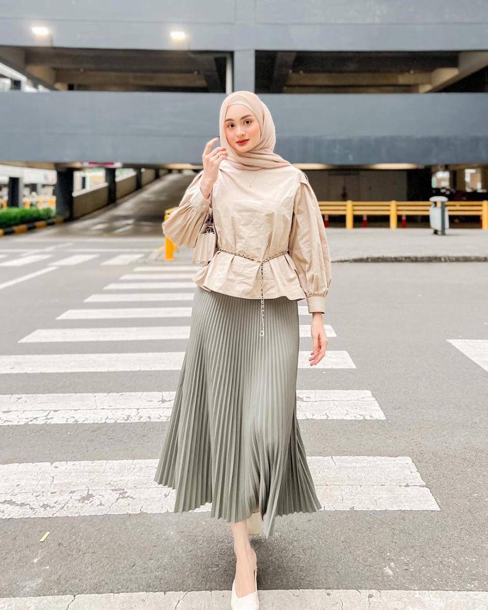 ide gaya busana ala Sabrina Sosiawan (instagram.com/sabrinasosiawan)