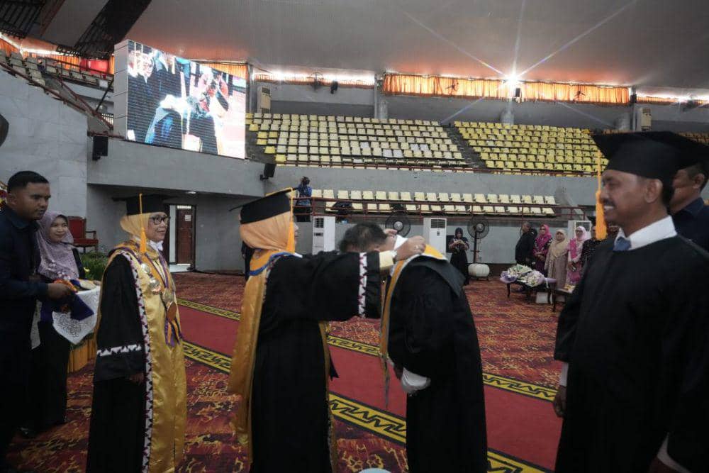 Pengukuhan guru besar Unila. (IDN Times/Istimewa)