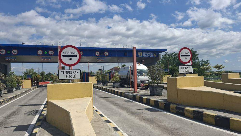 Suasana exit tol Dumpil Kota Madiun. IDN Times/ Riyanto.