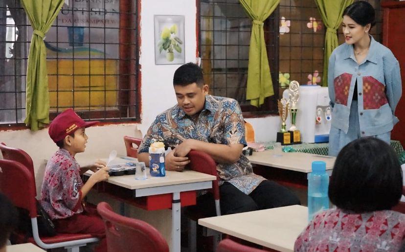 Bobby dan Kahiyang Tinjau Uji Coba Makan Bergizi Gratis di Medan