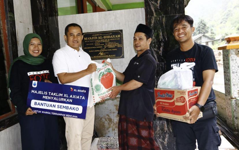 XL Axiata dan PFI Medan Serahkan Bantuan pada Korban Longsor Karo