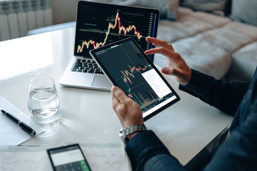 ilustrasi investasi (pexels.com/George Morina)