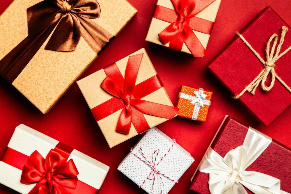 5 Trik Membungkus Kado biar Terlihat Mewah, Pas buat Kado Natal!