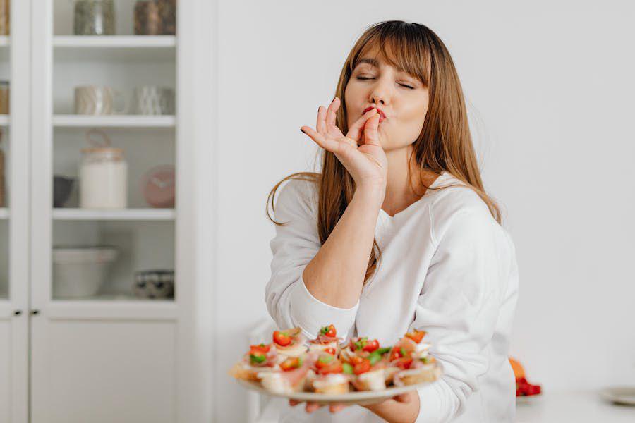 8 Makanan Lezat untuk Mood Booster Andalan, Tak Terbantahkan!