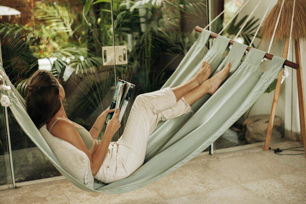 ilustrasi hammock (pexels.com/Ksu&Eli Studio)