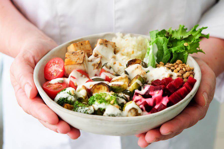 ilustrasi semangkuk salad (pexels.com/Nadja M)