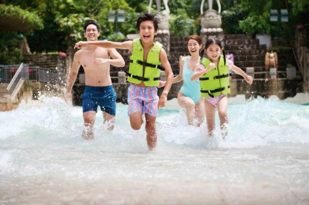 Serunya Main Air bareng Si Kecil di Adventure Cove Waterpark Singapura