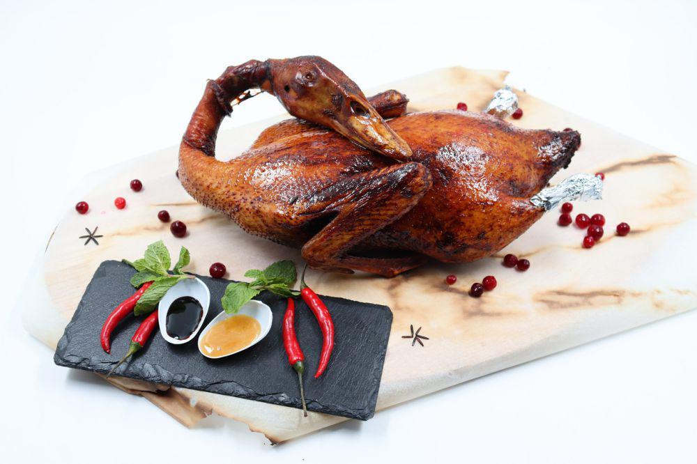 8 Bahan Pelengkap Sajian Bebek Peking, Tambah Nikmat!