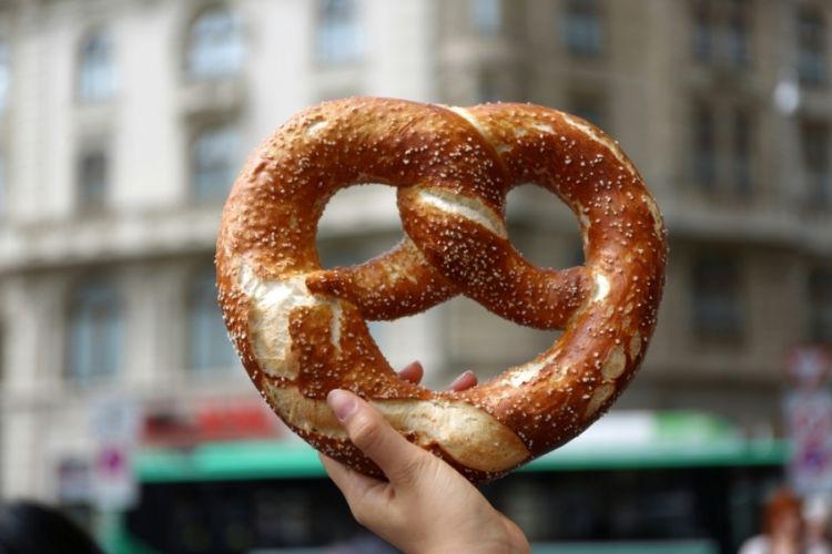 Cara Menghangatkan Pretzel di Rumah,  Jadi Empuk Lagi