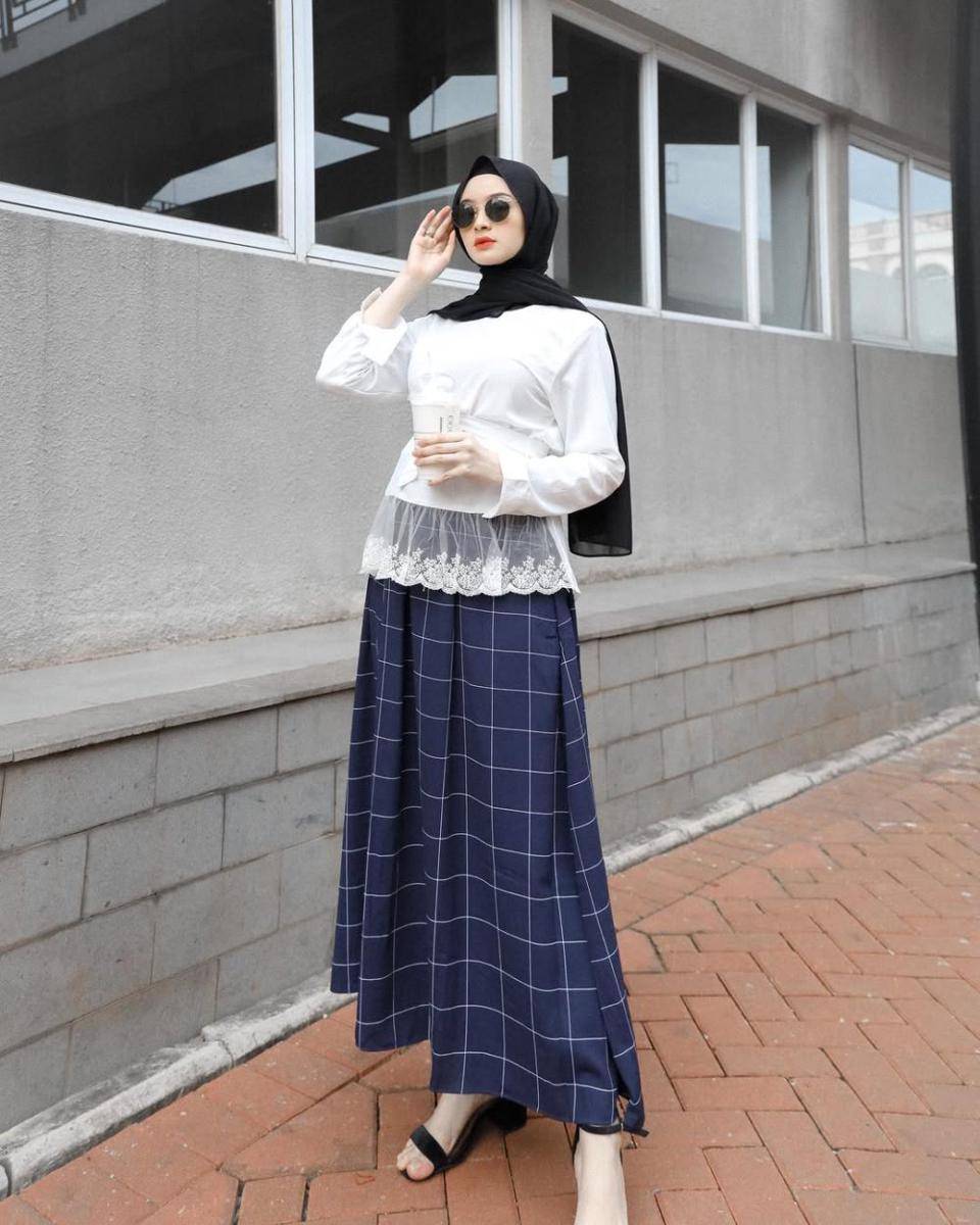 ide gaya busana ala Sabrina Sosiawan (instagram.com/sabrinasosiawan)