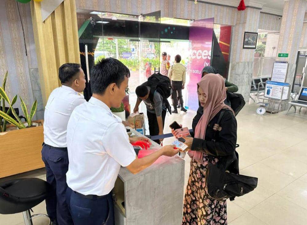 Aktivitas penumpang di KAI Divre IV Tanjungkarang. (Dok. KAI Divre IV Tanjungkarang).