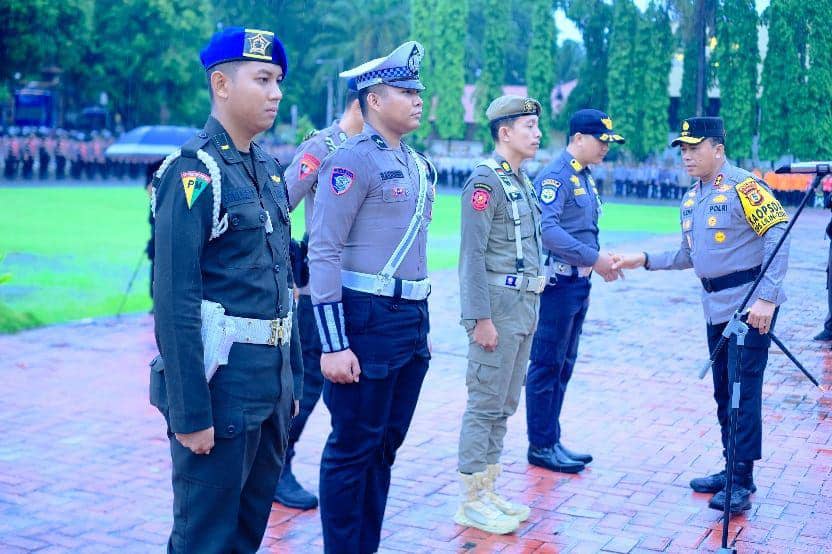 Kapolda Sulsel, Irjen Pol Yudhiawan Wibisono saat cek kesiapan personelnya / Istimewa
