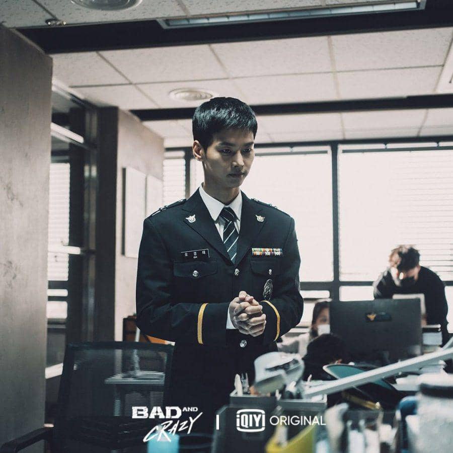 still cut Bad and Crazy (dok.iQIYI/Bad and Crazy)