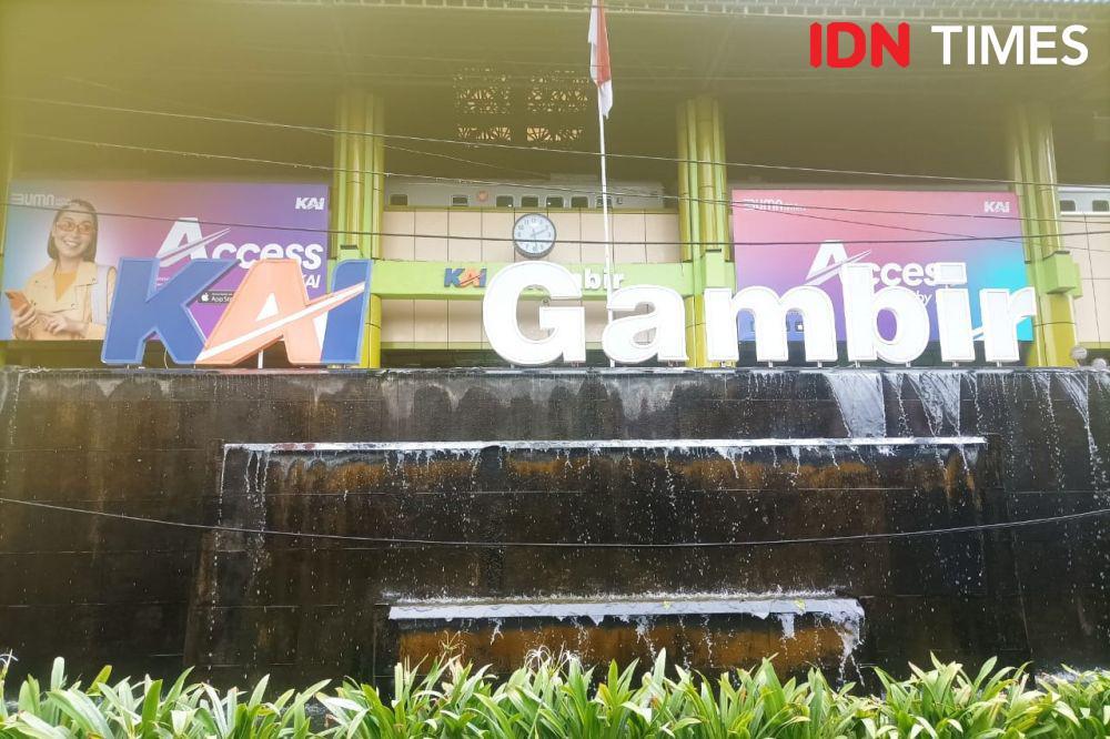 Libur Nataru, Penumpang Stasiun Gambir dan Senen Mulai Naik