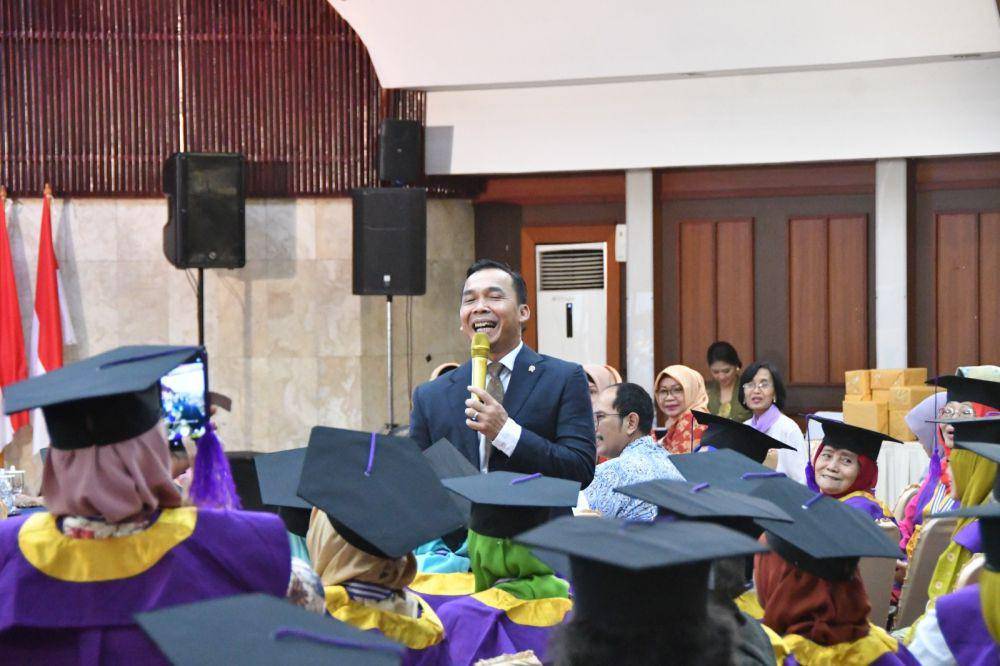 Wisuda Akbar Sekolah Lansia oleh BKKBN (dok. BKKBN)
