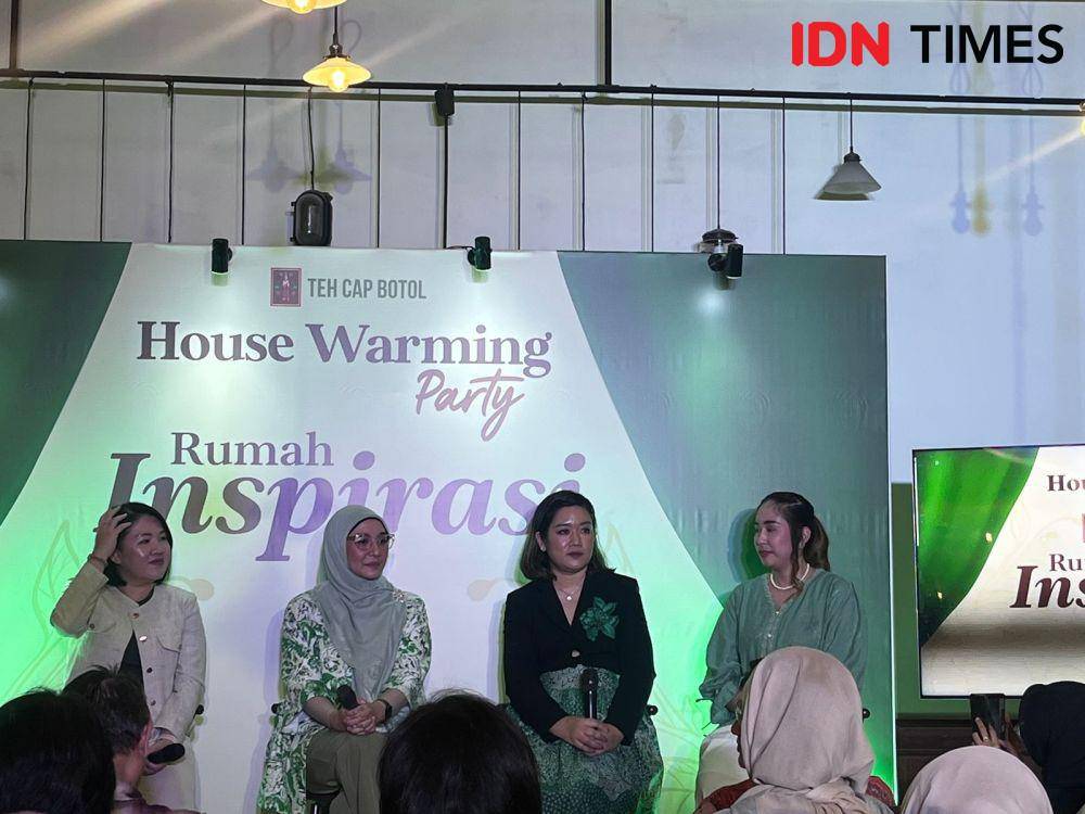 Pembukaan program Rumah Inspirasi 2024 oleh Teh Cap Botol pada Kamis (19/12/2024) di Food Society, Kota Kasablanka, Jakarta Selatan (IDN Times/Nisa Zarawaki)
