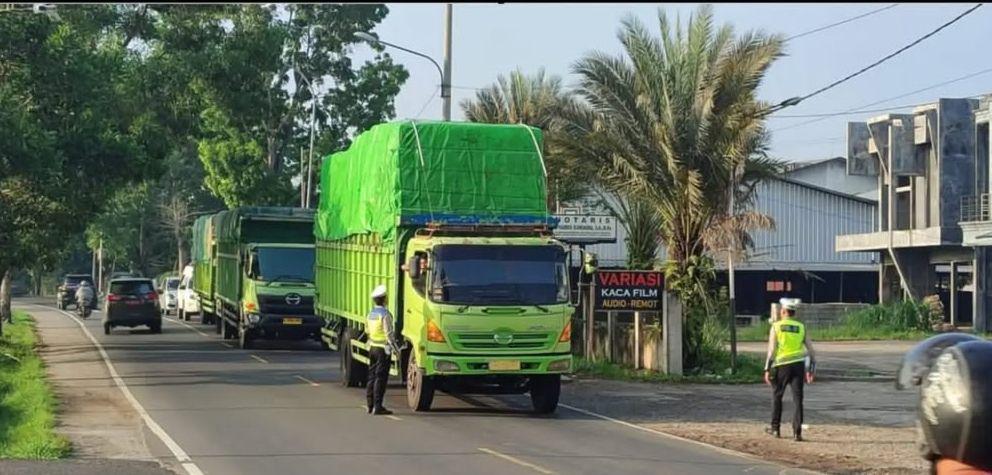 Polisi Tertibkan 80 Truk ODOL di Samarinda, Operasi Patuh Segera Dimulai