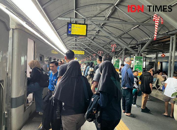 Libur Tahun Baru, 20 Ribu Orang Tiba di Stasiun Surabaya