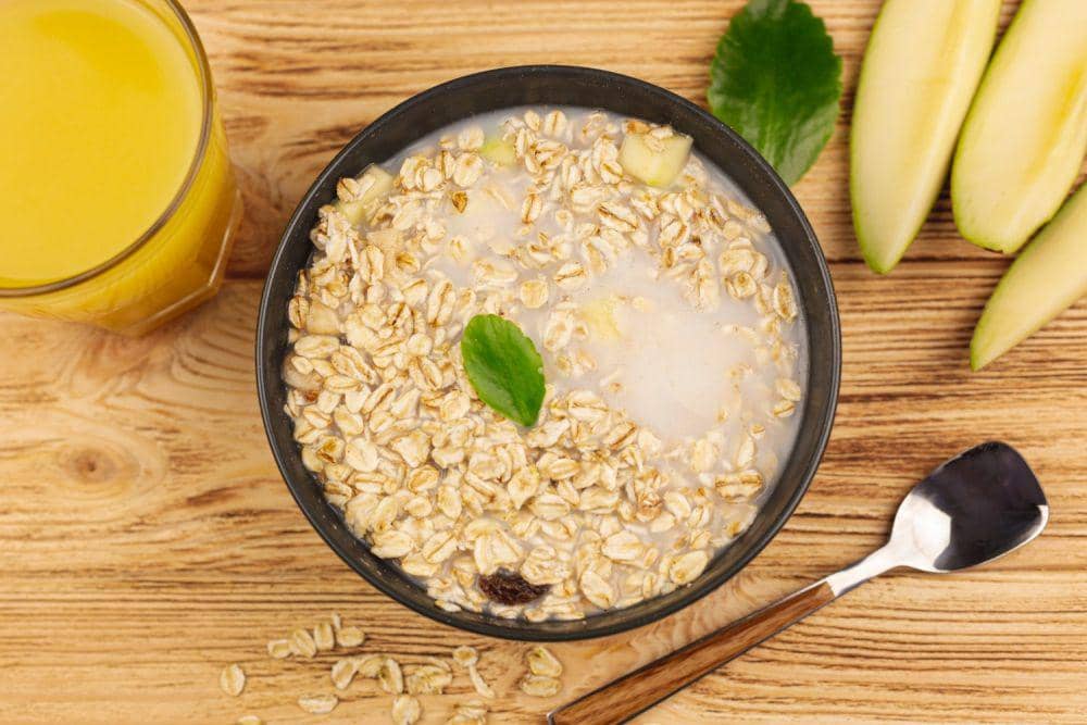 Ilustrasi oatmeal (freepik.com/freepik)