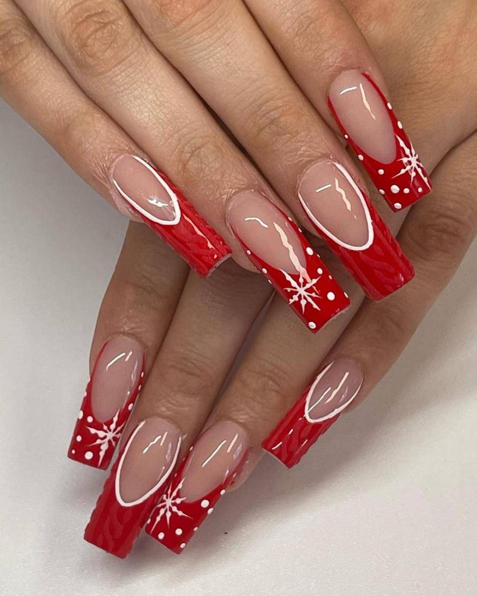nail art untuk rayakan Natal (instagram.com/jasmines_nailss)
