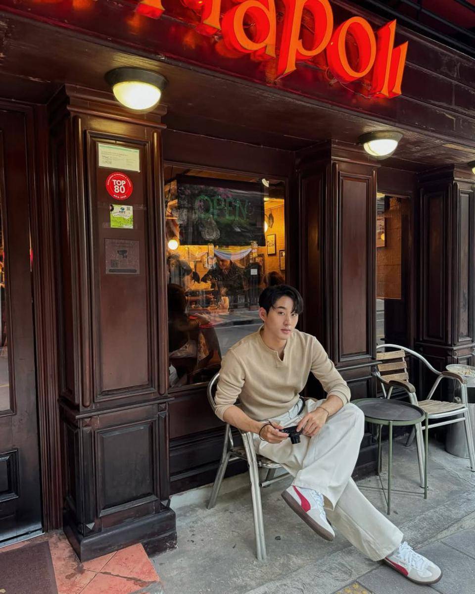 outfit preppy style ala Est Supha (instagram.com/est_rvp)