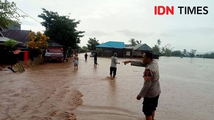 Foto banjir rendam pemukiman warga di Kecamatan Bolo (Dok/Istimewa)