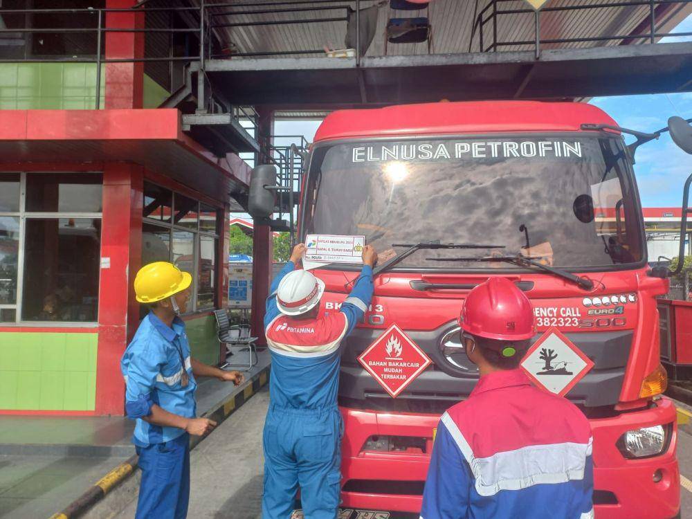 Armada mobil tangki untuk menyuplai BBM selama Nataru 2024/2025. (dok Elnusa Petrofin)