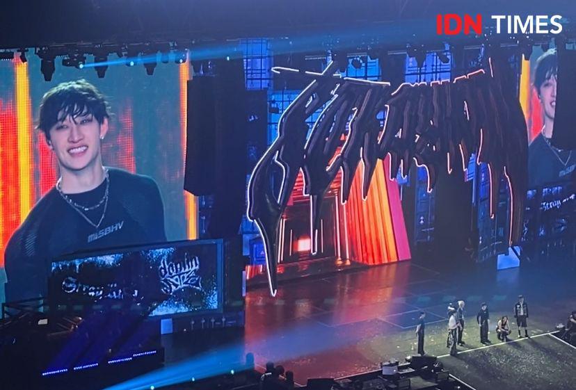 Bang Chan Stray Kids Buka Baju di Panggung, Deg-degan Dilihat Ayah!