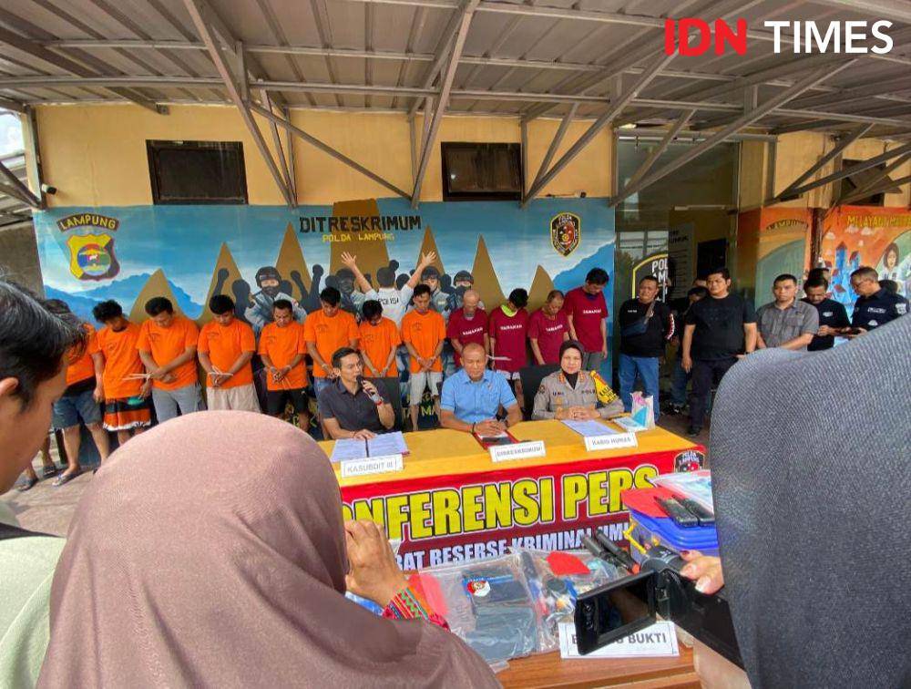 Konferensi pers penangkapan 13 preman di Jalinsum Lampung Utara oleh Polda Lampung. (IDN Times/Tama Yudha Wiguna).