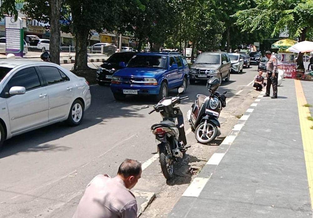 Penampakan dan olah TKP kecelakaan lalu lintas di di Jalan Sultan Agung, Kelurahan Way Halim, Kecamatan Way Halim, Kota Bandar Lampung. (Dok. Satlantas Polresta Bandar Lampung).