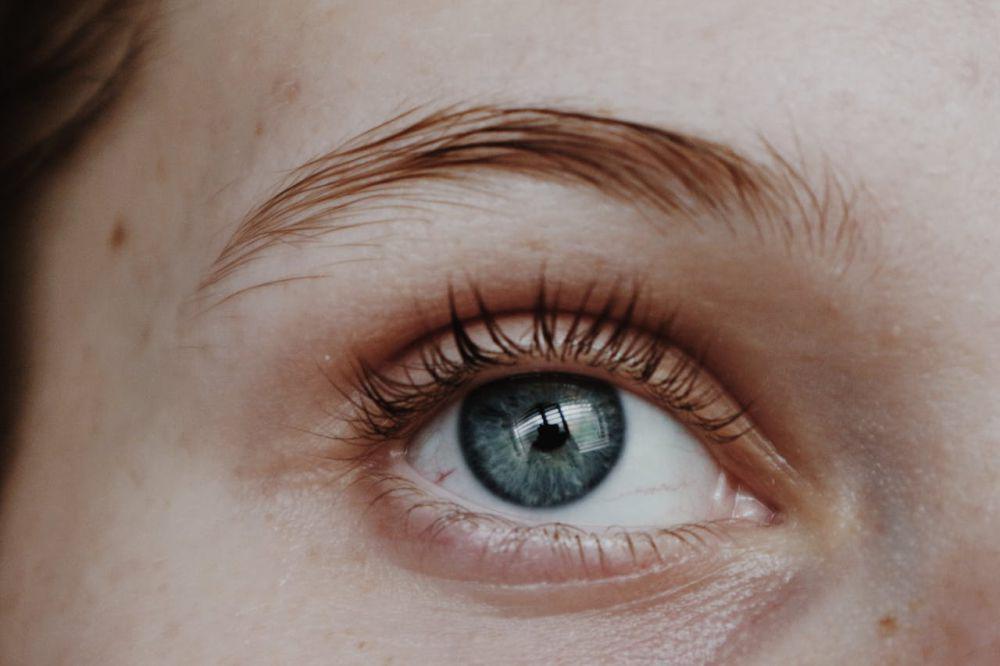 Mengenal Ghost Lashes, Tren Tampilan Bulu Mata Natural!