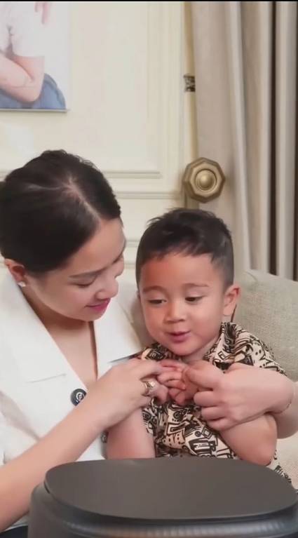 Cipung peringati Hari Ibu (instagram.com/raffinagita1717)