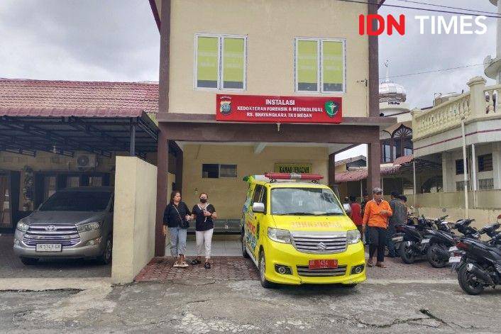 Jasad Andreas dibawa dari Labuhanbatu Utara (IDN Times/Eko Agus Herianto)