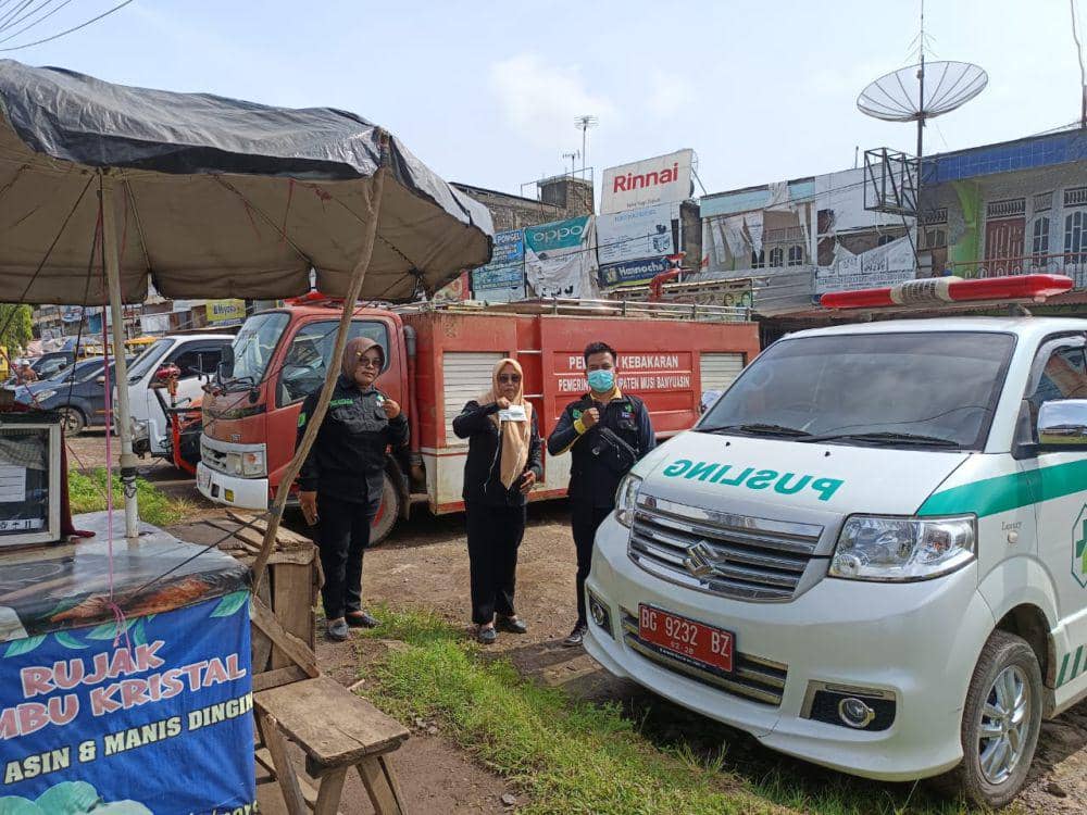 Arus Mudik Ramai, Ambulans dan Mobil Derek Siaga di Jalinsum Muba