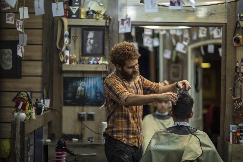 7 Rekomendasi Barbershop di Sekitar Alun-alun Jember