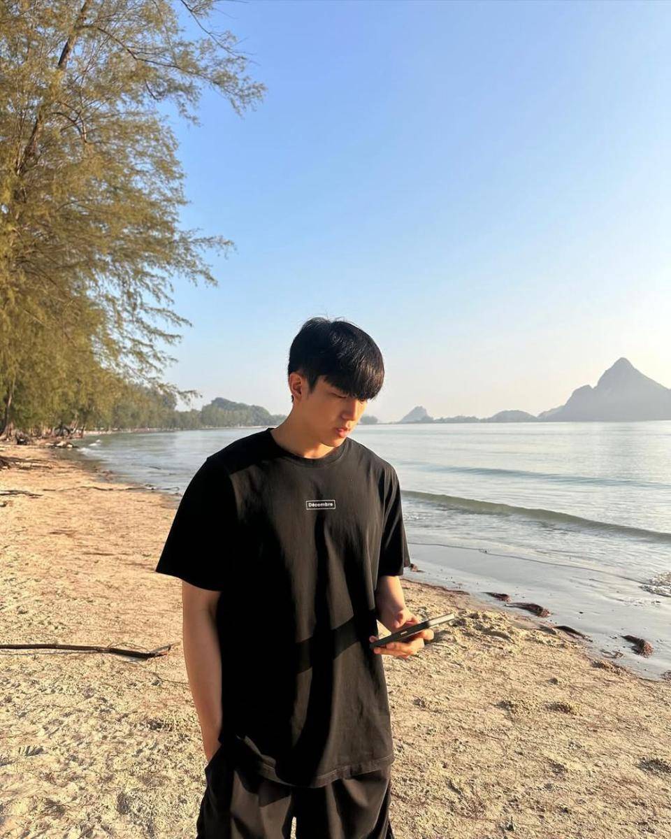 potret clean outfit ala Nonkul Chanon (instagram.com/nonkul)